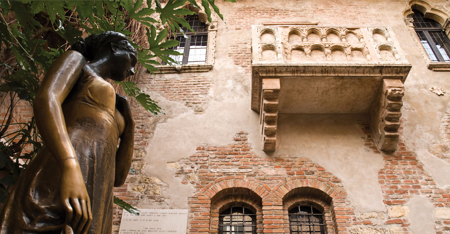 Juliet's balcony at Casa di Giulietta in Verona
