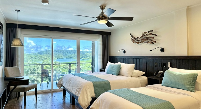 Deluxe Room Rock Island View