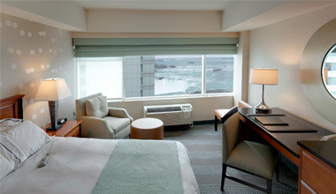 Radisson Hotel & Suites Fallsview
