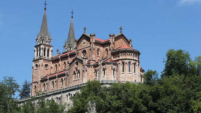 Santander → Santillana del Mar → Covadonga → Oviedo