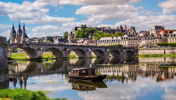Cruise down the Loire on a Gabarre