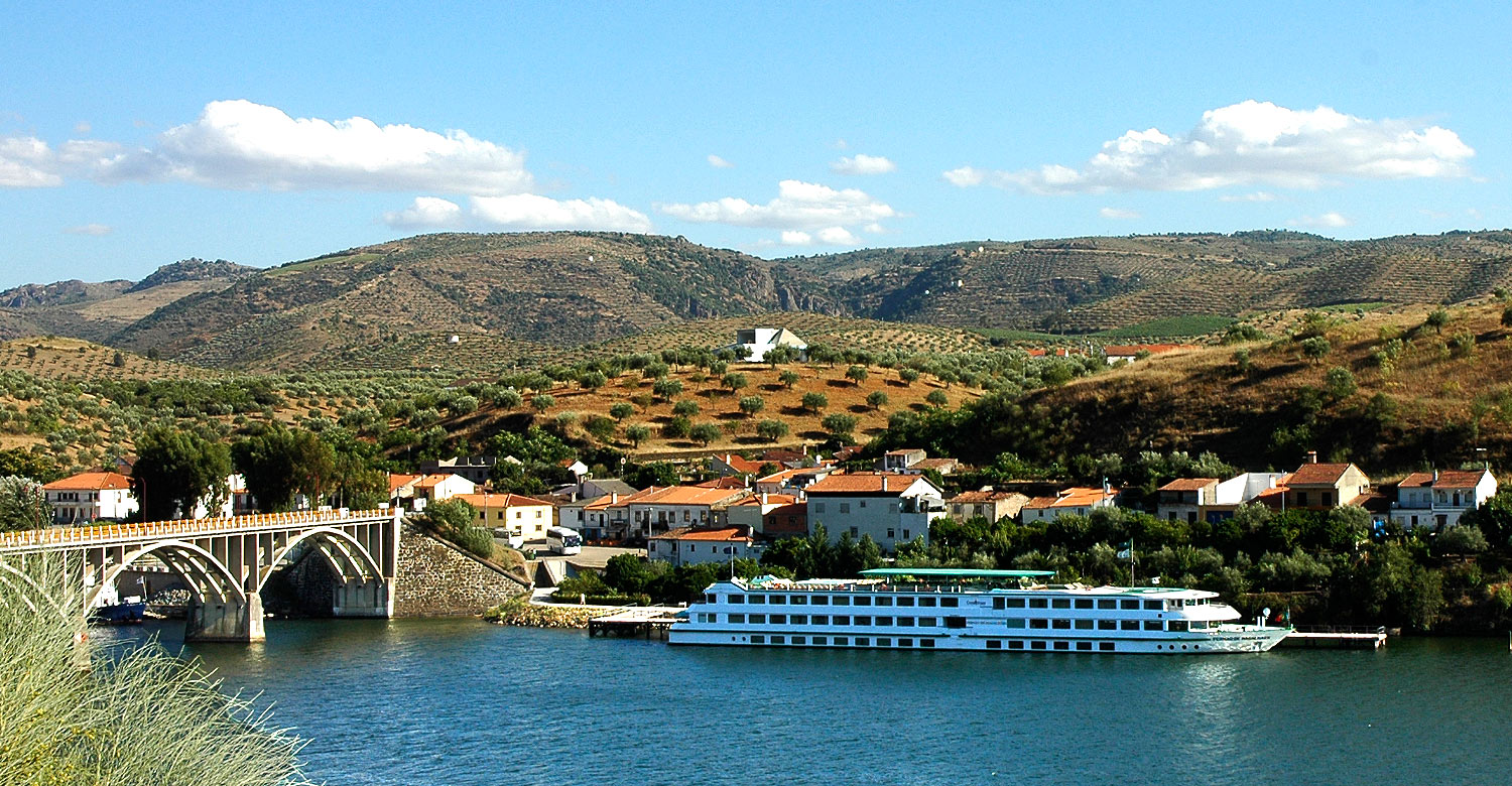 MS Fernao de Magalhaes cruises along the Douro River.