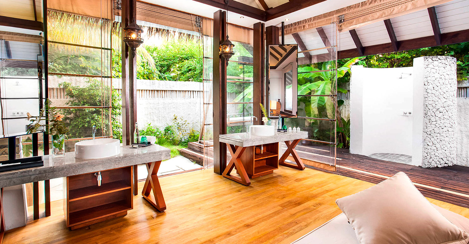 Jumeirah Vittaveli's beach villa sunrise interior