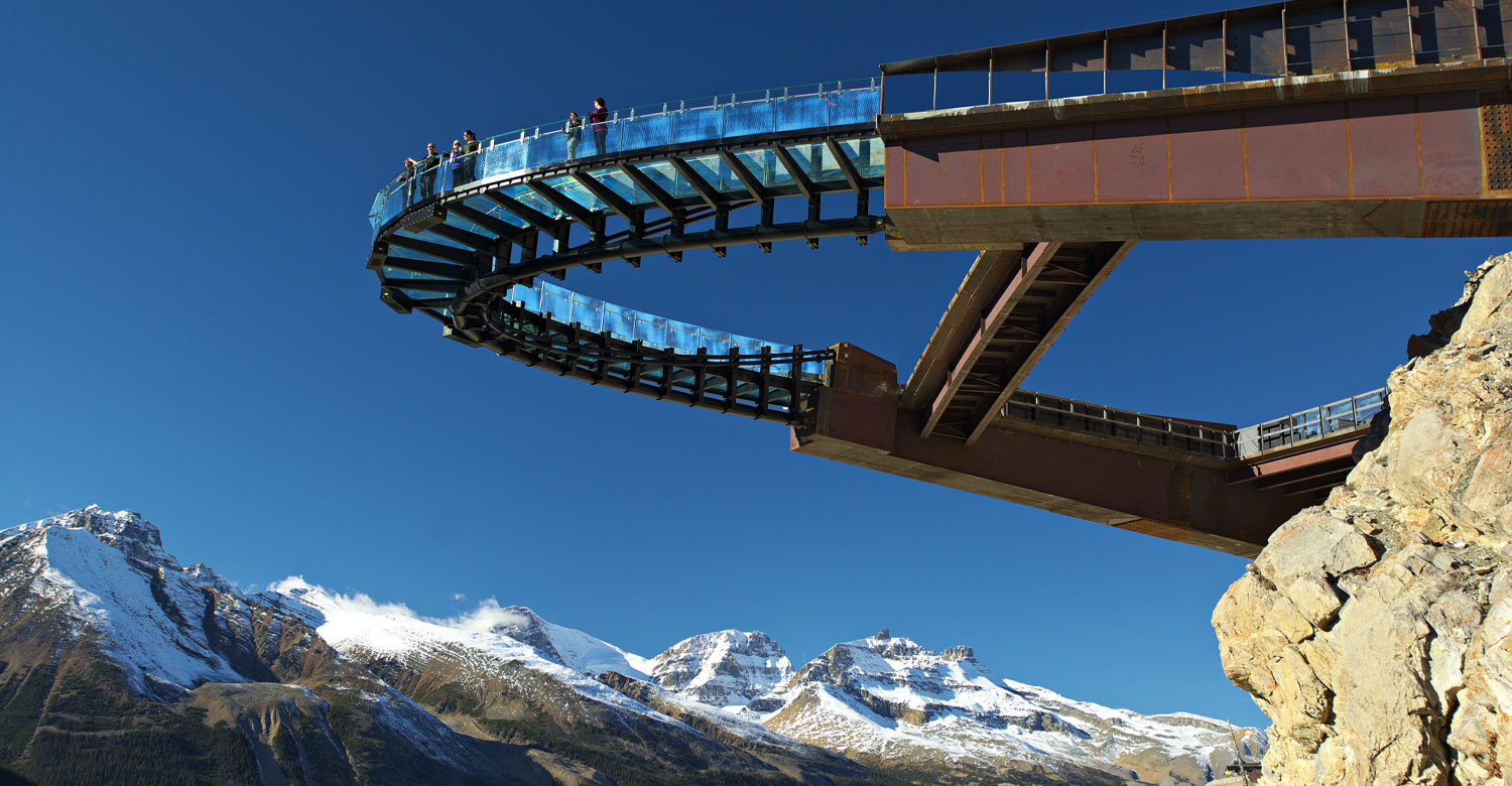 Witnessing spectacular views on the Glacier Skywalk