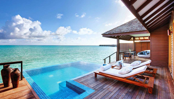 Deluxe Water Villa w/ Pool
