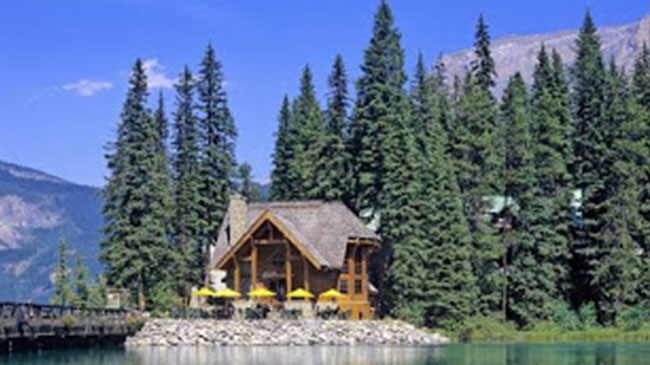 Moraine Lake → Emerald Lake