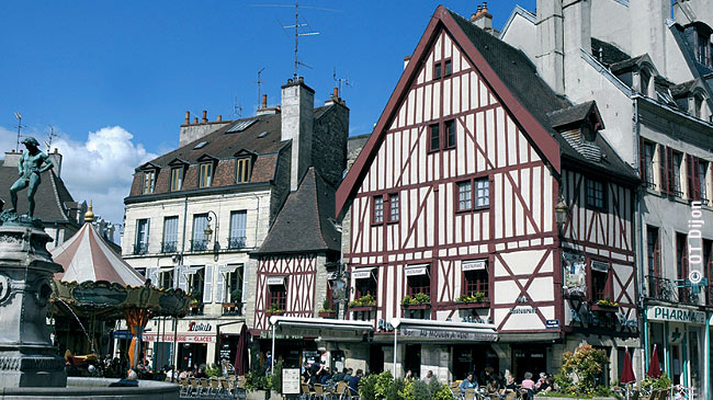 Dijon → Semur-en-Auxois → Dijon