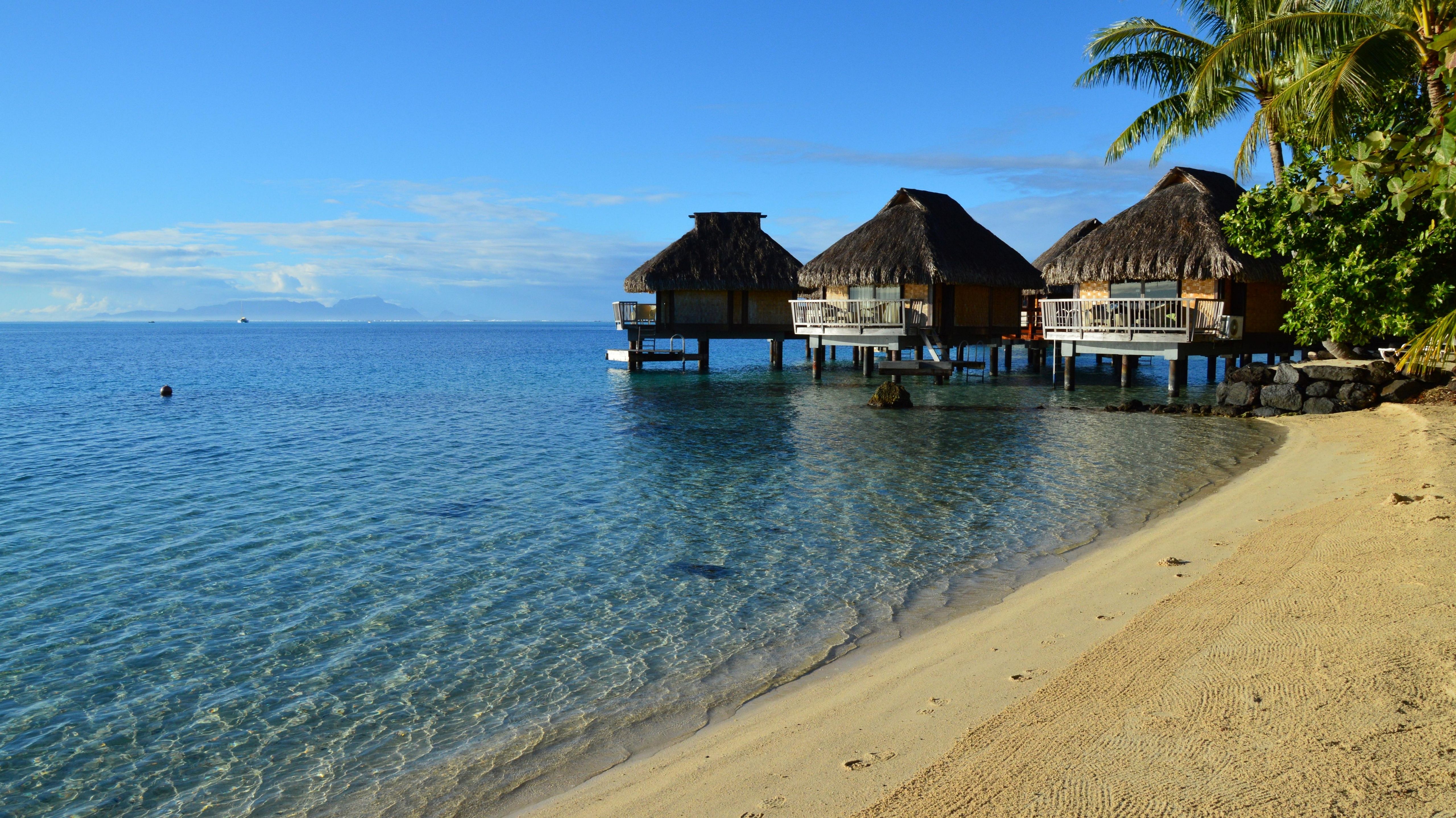 Tahiti vs. Cook Islands: Which South Pacific Escape Is Right for You?