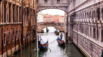 Bridge of Sighs in Venice, Italy