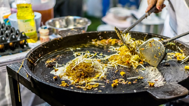 Explore Bangkok Chinatown by Tuk Tuk