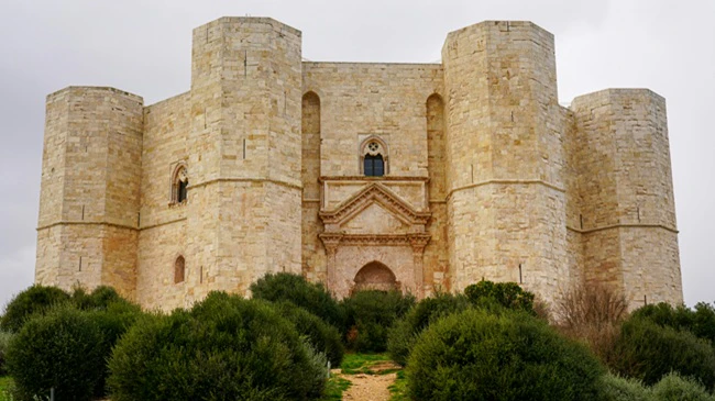 Bari → Trani →  Castel Del Monte → Alberobello 