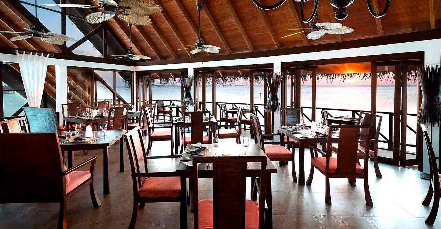 Terrazzo restaurant at Anantara Dhigu.