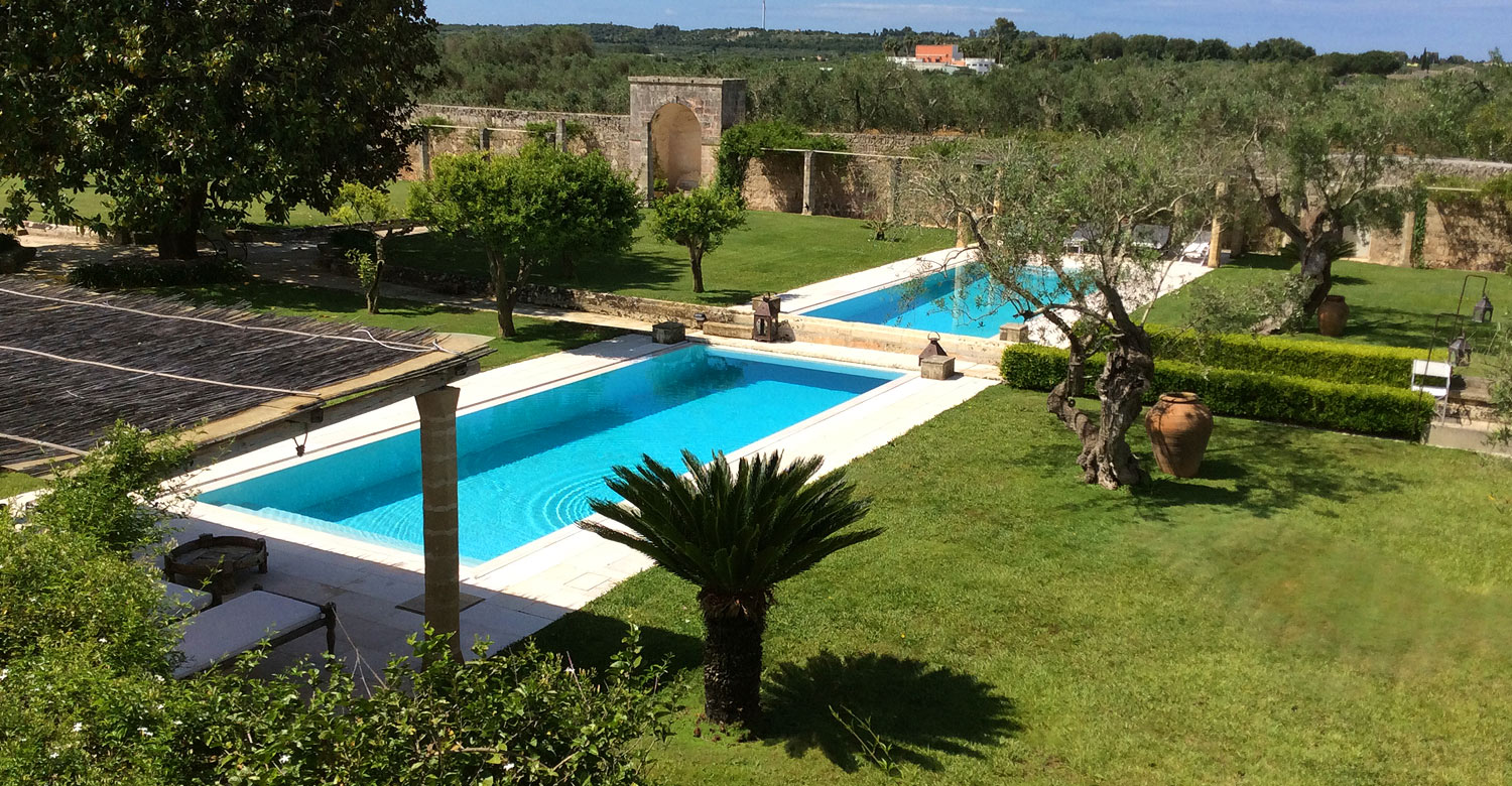 Stay in a beautiful villa during your painting holiday in Puglia