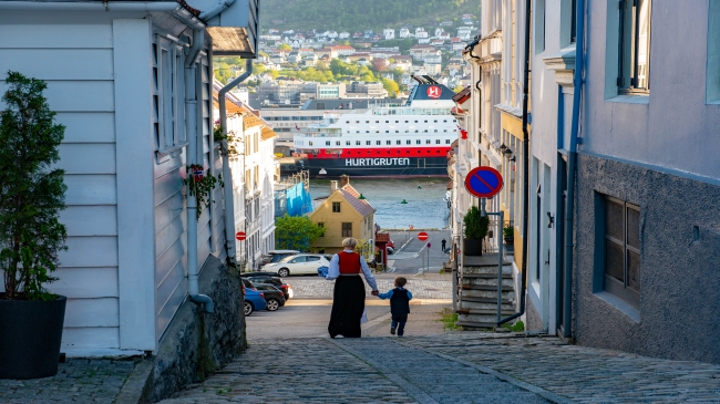 Bergen → Hurtigruten Embarkation