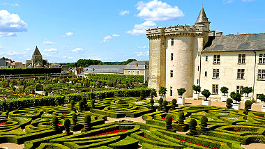 Chateaux & Champagne