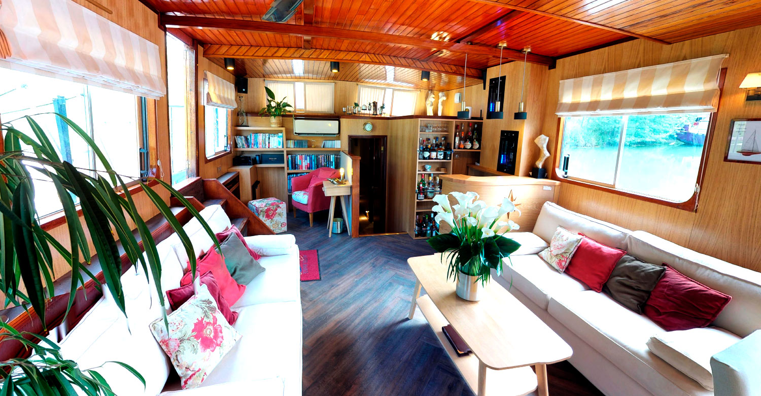 Barge Rosa's charming saloon.