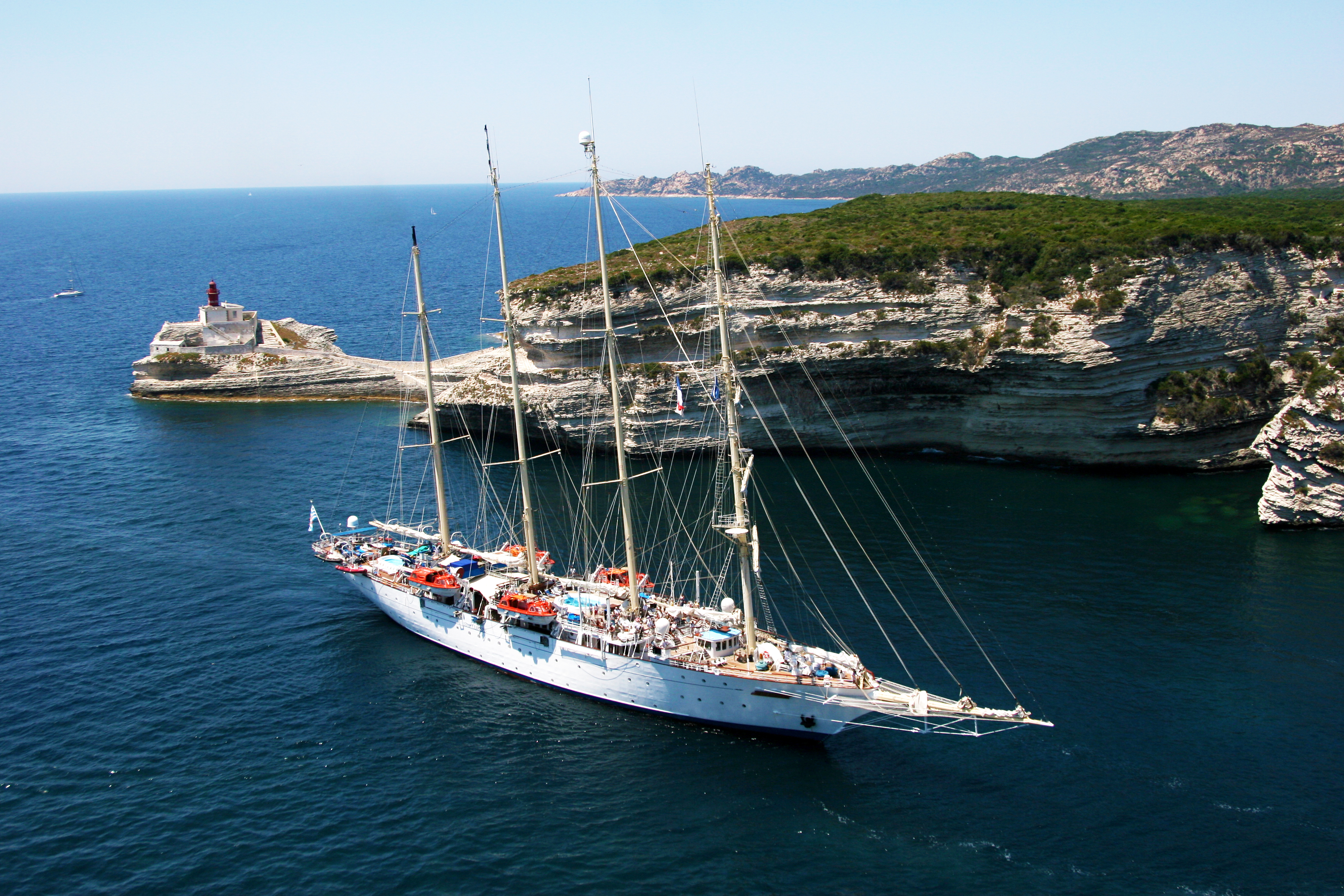 5 Reasons to try Cruising on Smaller Ships