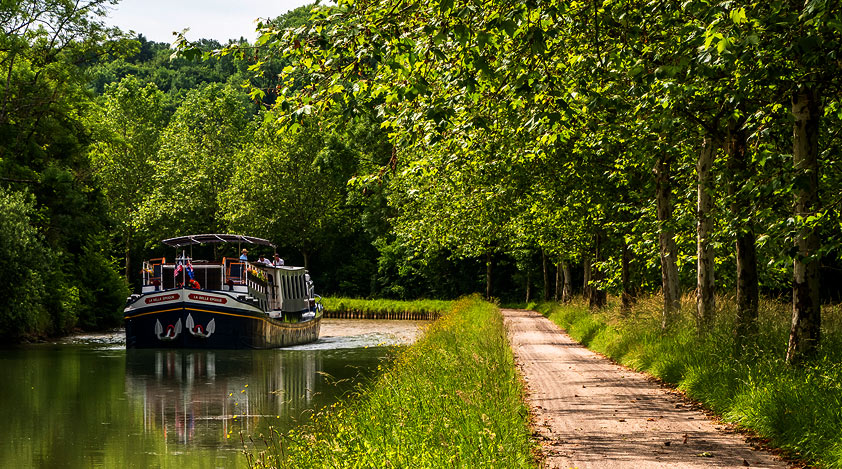 Barge Canal Du Midi A Voyage Back In Time Entire Travel Group