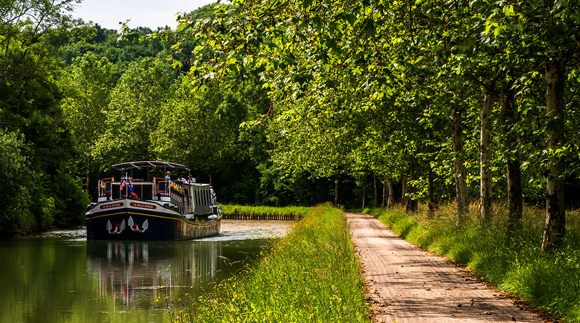 La Belle Epoque cruising the Canal du Midi